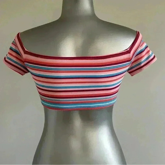🆕Crop Top - Picture 4 of 14